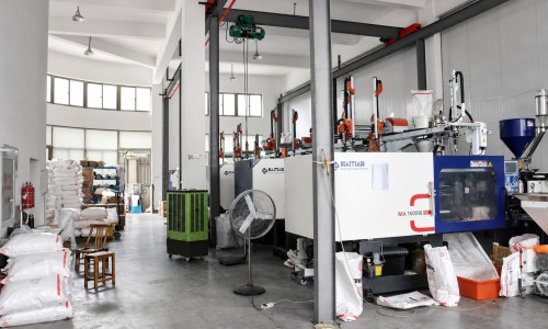 Inside the Art Supplies Manufacturing Process: From Pigment to Product | H&B Art