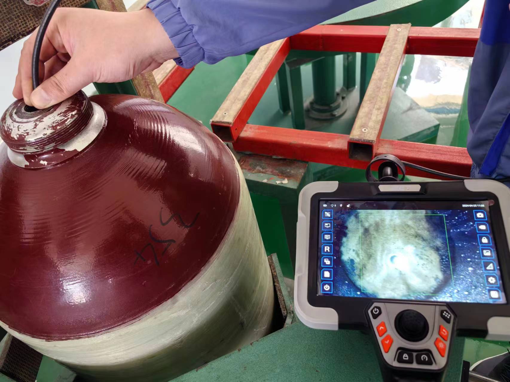 Borescope for Gas Cylinder Inspection | JEET Industrial Videoscopes