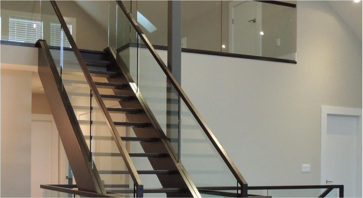 glass stair railing