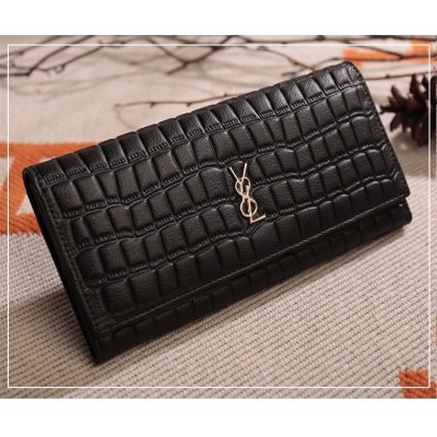 A New Fashionable Leather Lady's Purse with A Long Wallet and Purse