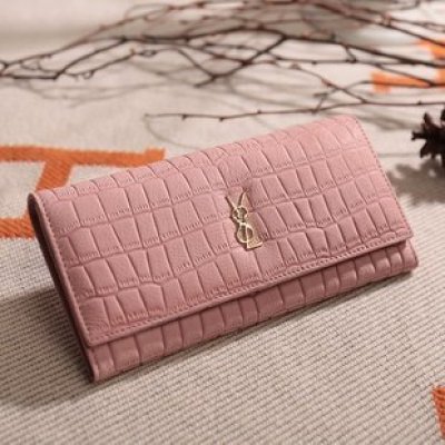 A New Fashionable Leather Lady's Purse with A Long Wallet and Purse