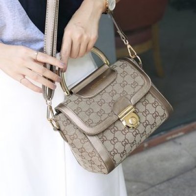 Classic Simple and Fashionable Small Square Bag for Ladies