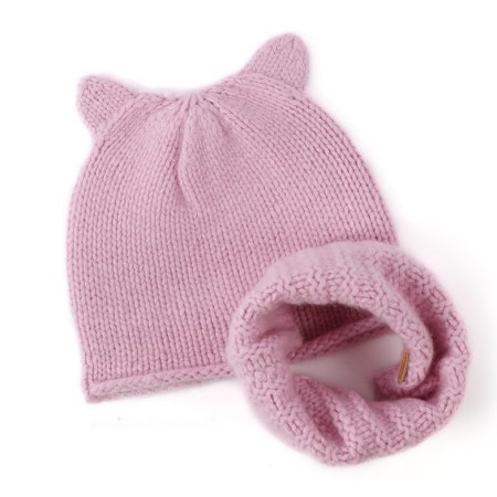 bonnet et écharpe bébé en cachemire rose avec côtes et oreilles