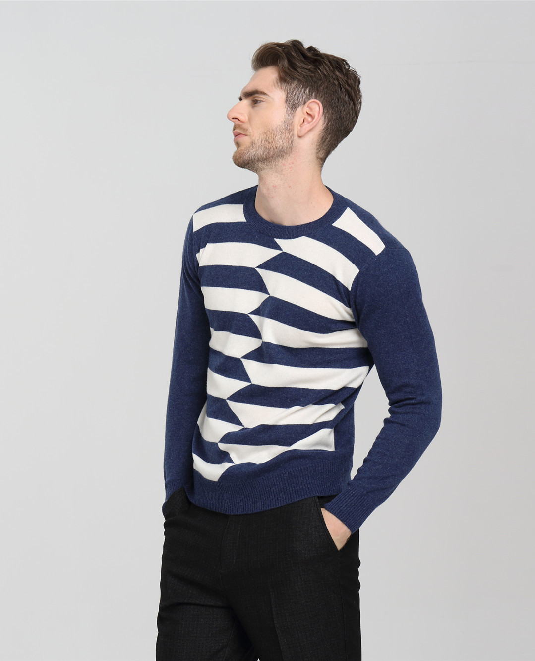 pull en cachemire pour homme avec rayures