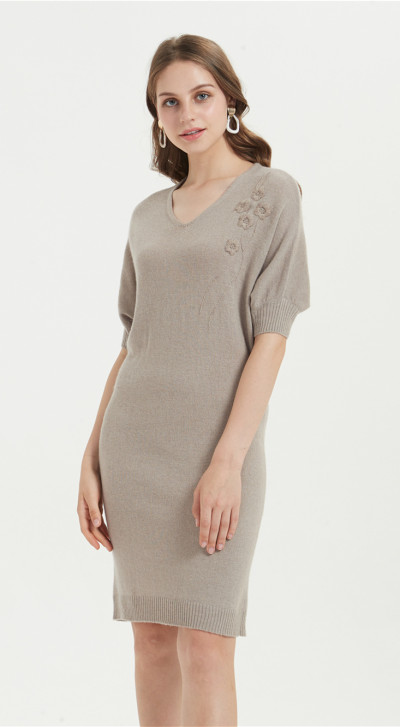 wholesale women 100% high quality pure cashmere long sweater with hand embroidery in low price