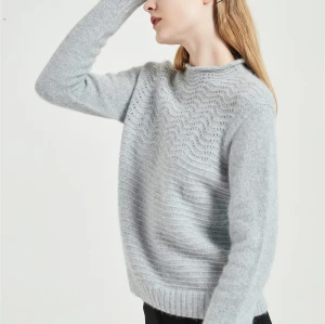 wholesale women seamless cashmere sweater in high quality cashmere yarns with OEM design