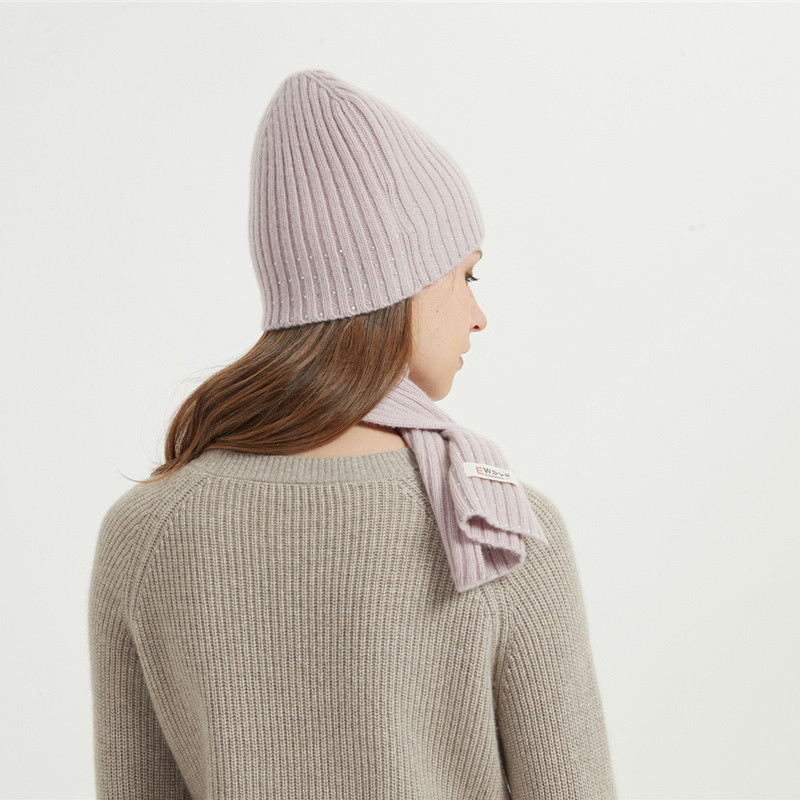 costina da donna in lana e cashmere con cappello e sciarpa in pietre