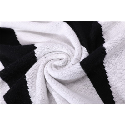 Wholesale black and white Pure Cashmere intarsia knitted pillow in small MOQ and factory price
