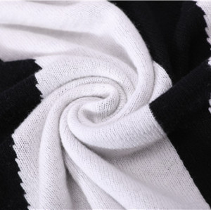 Wholesale black and white Pure Cashmere intarsia knitted pillow in small MOQ and factory price