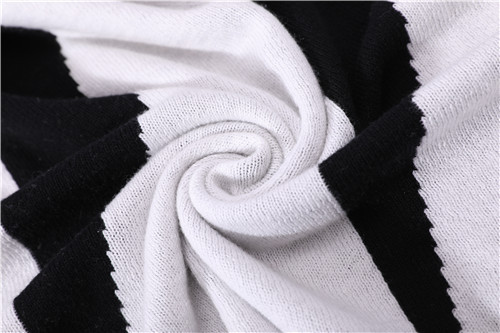 Wholesale black and white Pure Cashmere intarsia knitted pillow in small MOQ and factory price