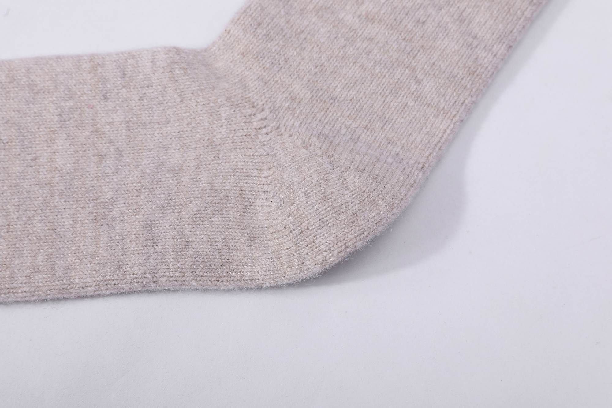 Seamless cashmere socks