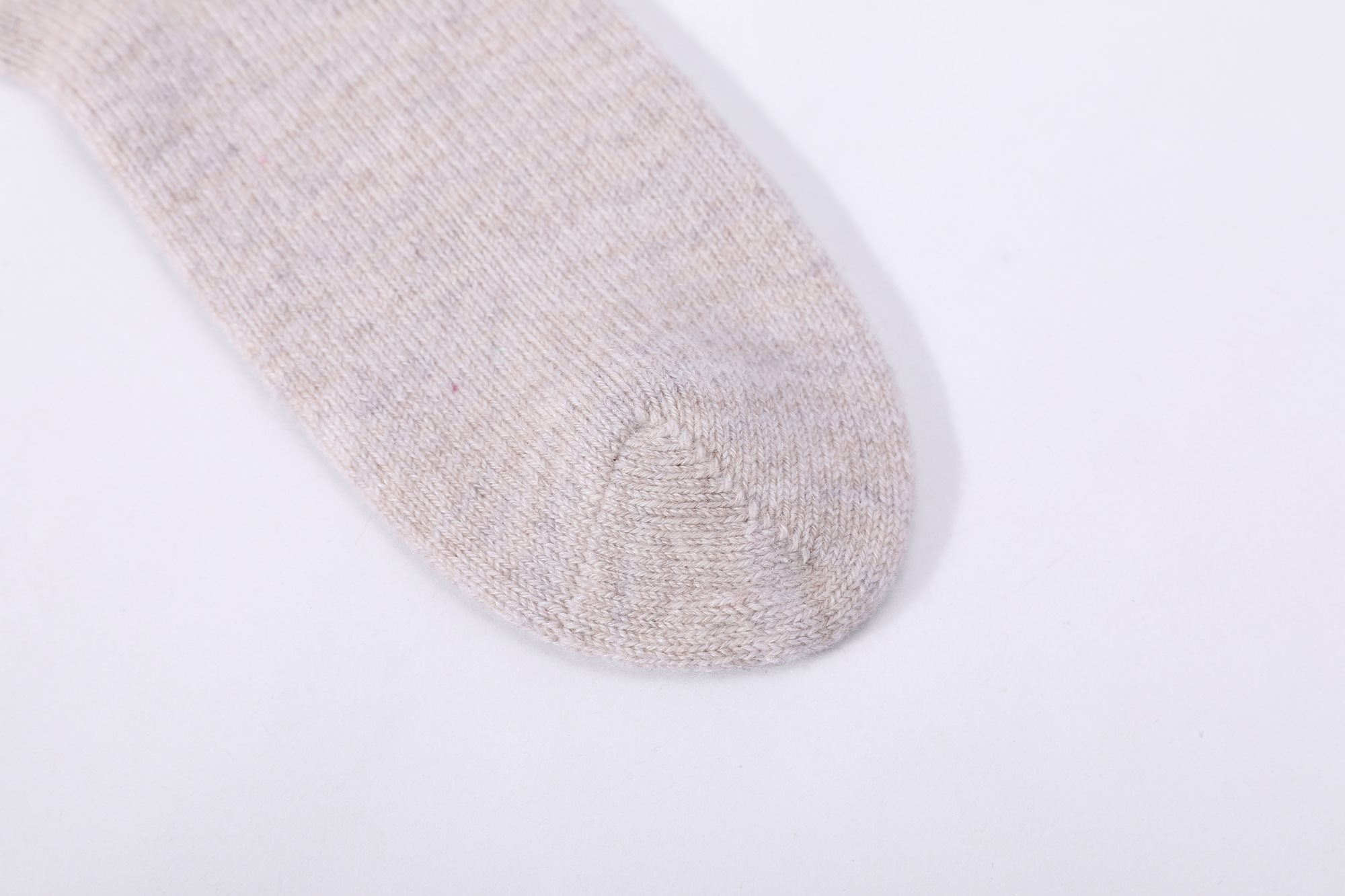 Seamless cashmere socks