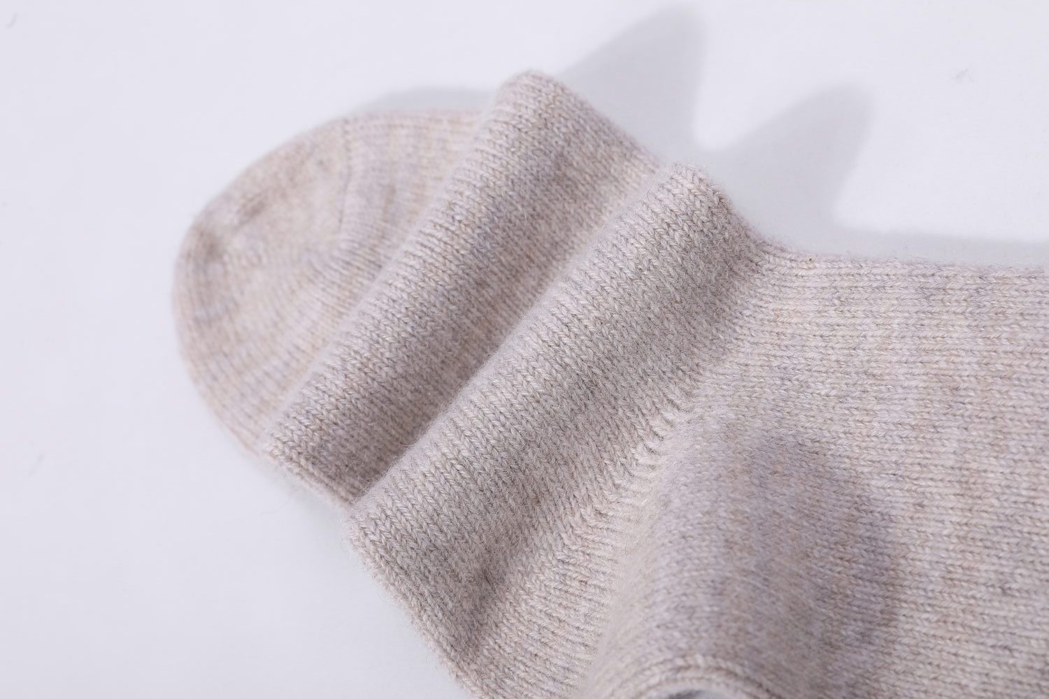 Seamless cashmere socks