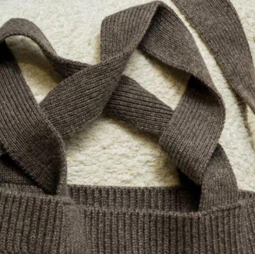 Cashmere knitting bags with special cable pattern from Chinese factory