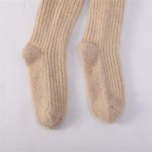 Seamless cashmere socks