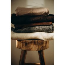 Cashmere Sweaters Wholesale: A 2026 Sourcing Guide