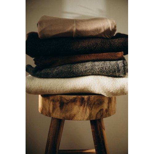 Cashmere Sweaters Wholesale: A 2026 Sourcing Guide
