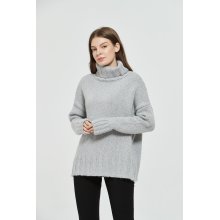Cashmere Turtlenecks Wholesale: Why V-Necks Are Losing Winter 2026