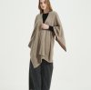 Cashmere Wrap Supplier Playbook: Pashmina, Ponchos and FW26 Travel Layers