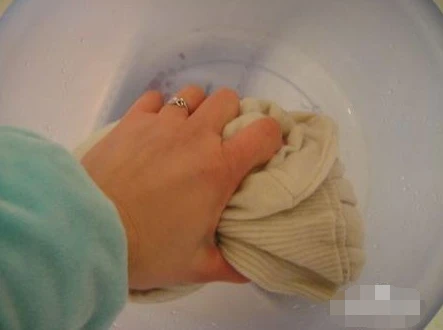 How to wash the cashmere loungewear?