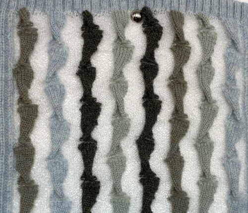 Knitted Cashmere Pattern in 100% Cashmere Yarn with new Stripes Design