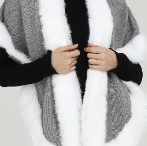 Wholesale New Fashion High Quality Women Cashmere Poncho with Fur Collar