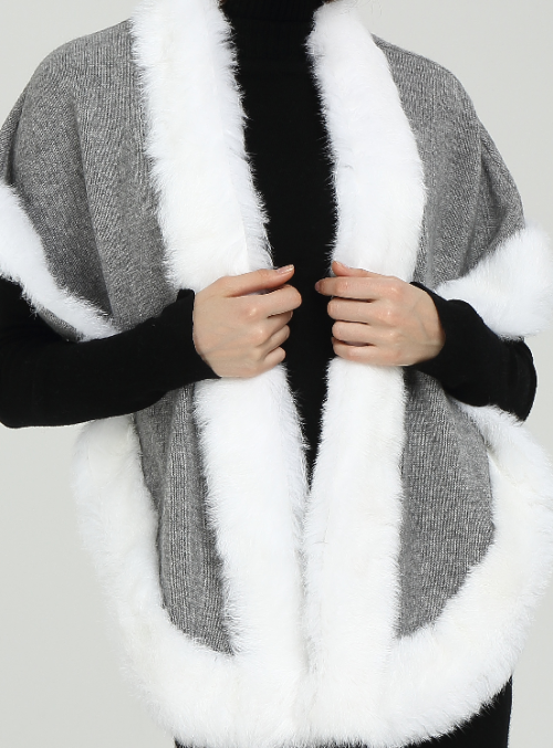 Wholesale New Fashion High Quality Women Cashmere Poncho with Fur Collar