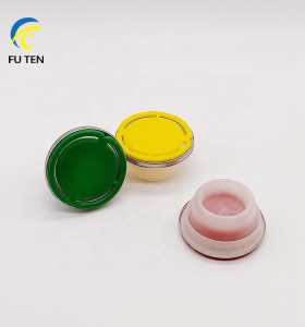 Multi-color first grade plastic material PE spout for engine oil use