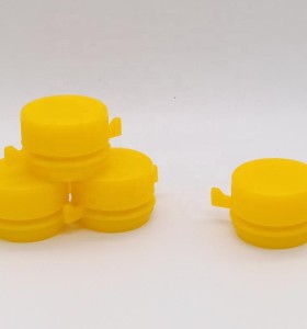 First grade plastic material screw cap/cover/lids for empty engine oil cans