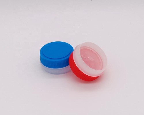 Free sample 32mm 42mm 50mm 57mm plastic screw cap PE red spout cap for 0.1L to 20L chemical tin cans