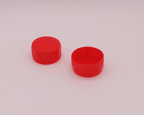 Non spill feature and plastic material screw cap for oil lubricant bottle