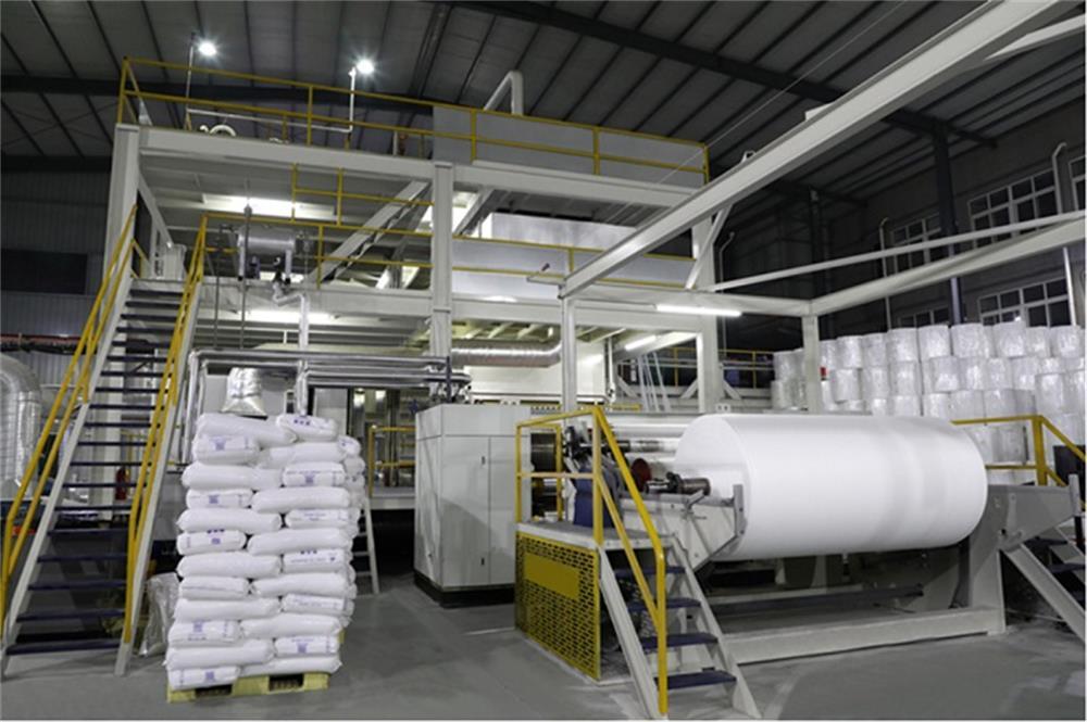 the characteristics and use precautions of the meltblown nonwoven fabric heater