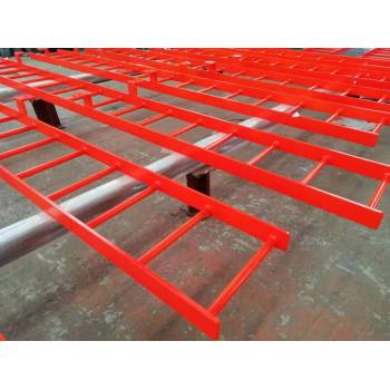 Safe and reliable welded movable steel climbing ladder