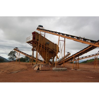Fixed belt conveyors used in stone crushing or mineral processing plant