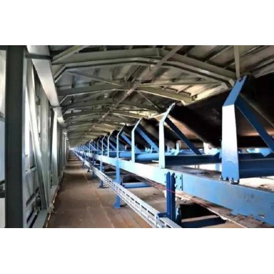 Long distance belt conveyor used for bulk material with large conveying capacity