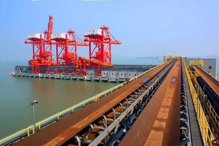 Long distance belt conveyor large conveying capacity used for bulk ...