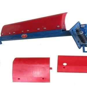 Conveyor belt cleaner used for head pulley primary and secondary cleaning system