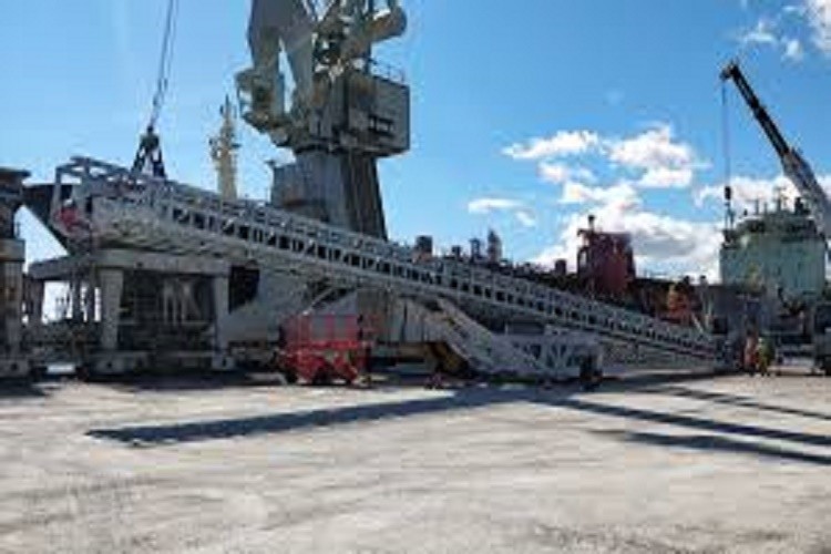 conveyor for barge loading