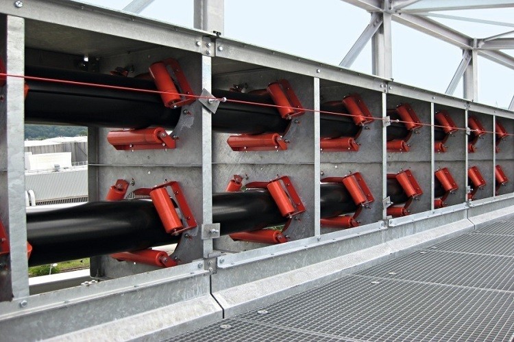 Cement plant tubular pipe belt conveyor with the whole machine closed  transmission | Pipe Belt Conveyor | SKE