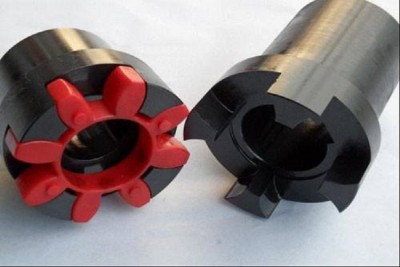 Plum-shaped elastic coupling used for belt conveyor