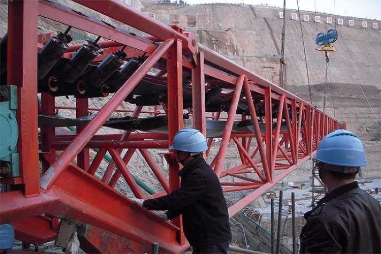 conveyor installation