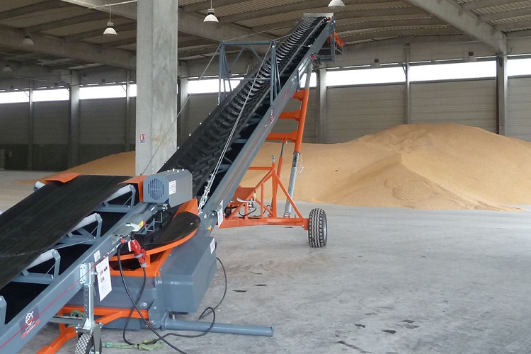 Grain belt clearance conveyor