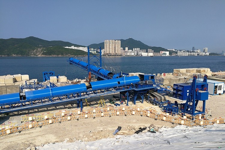 conveyor for barge loading