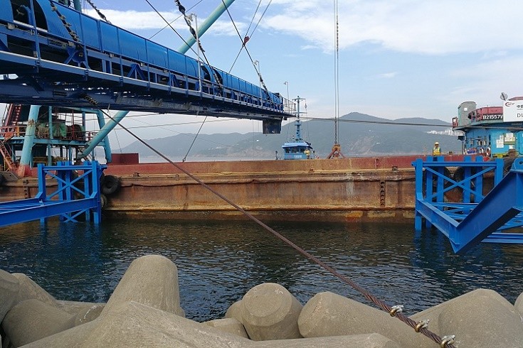 ship loading conveyor