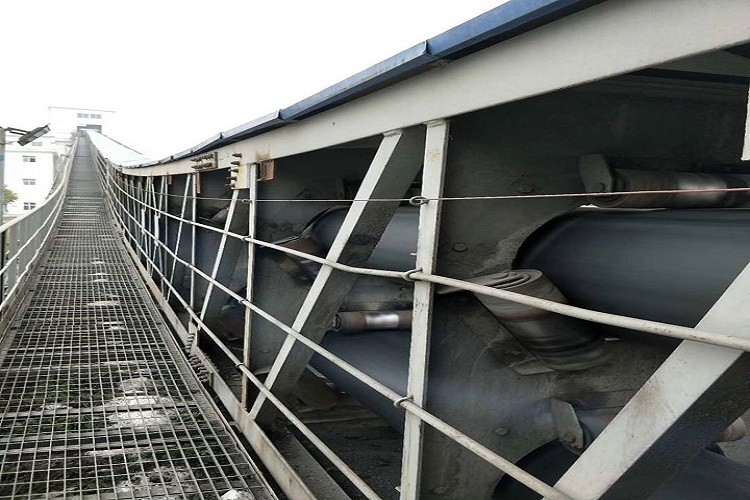 Solutions to common problems in safe operation for tubular pipe belt conveyor