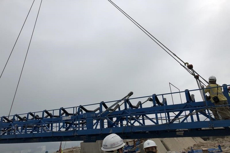 SKE belt conveyors under installation in Shigu Chau, Hongkong