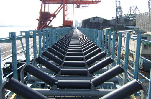 How to confirm the spacing distance between the idlers of the belt conveyor?