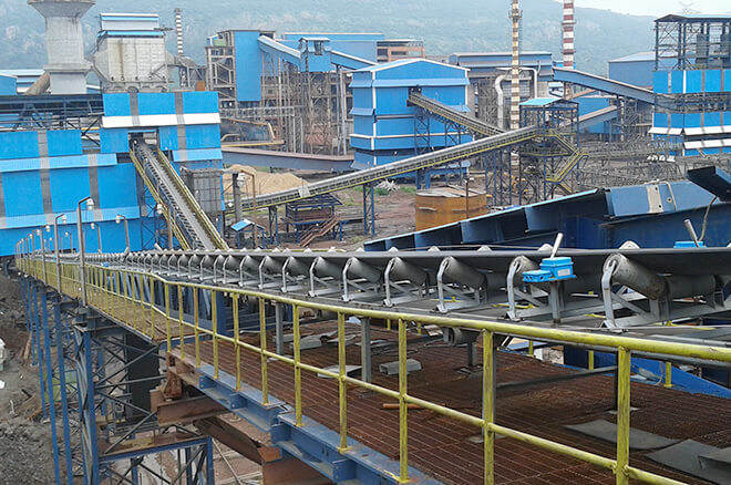 Belt conveyor for mining industry