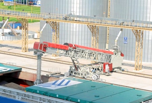 Rail-mounted Telescopic Ship Loader with 3000tph Barge Loading Capacity