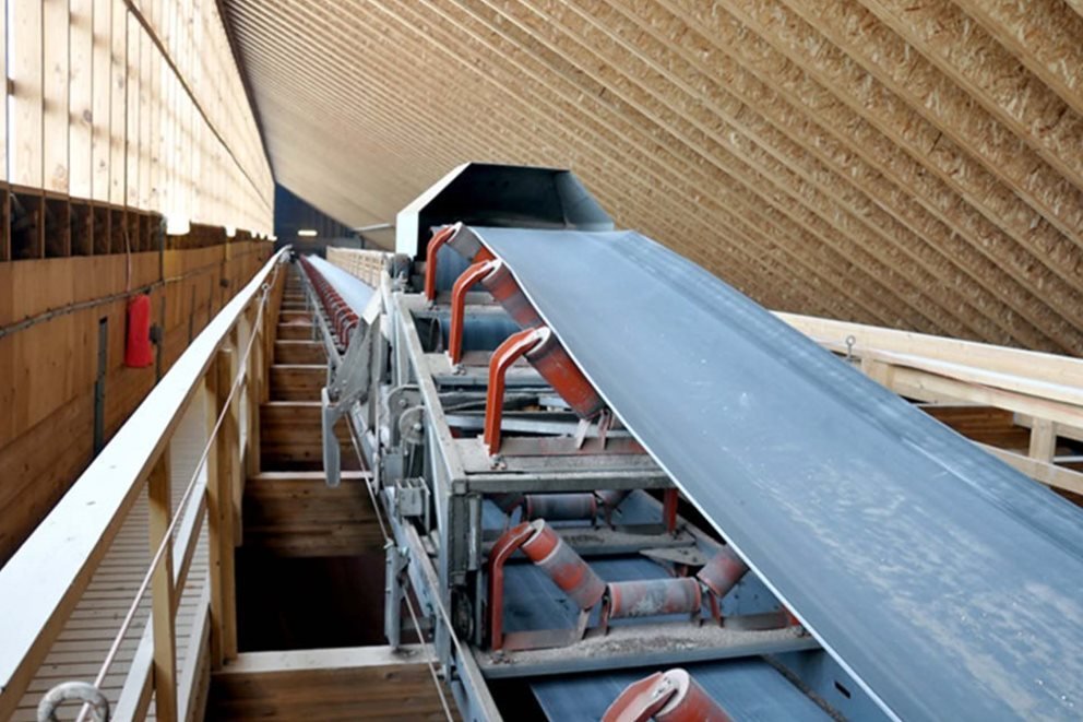 Railmounted Tripper Conveyor System for Stockpiling Bulk Materials
